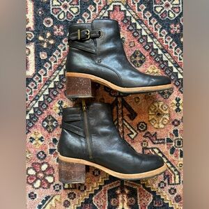 Clark’s Ankle Boots - Black